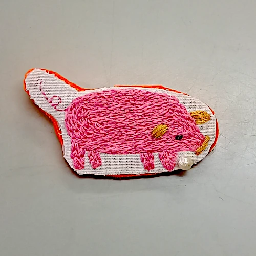 刺繍ブローチ